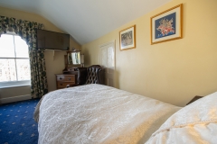 Room 13 -  ATTIC Standard Single   - Access 55 steps - with separate private bathroom